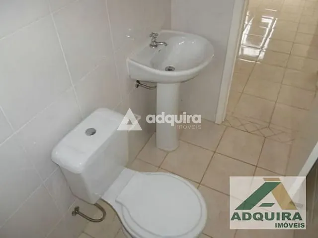 Casa 2 quartos e 1 banheiro, para alugar, no bairro Uvaranas em Ponta Grossa