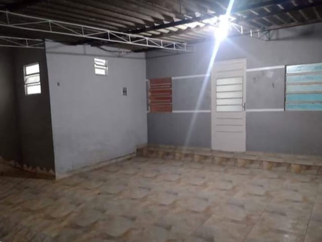 Casa 2 quartos e 1 banheiro, à venda, no bairro Residencial Pasin em Pindamonhangaba