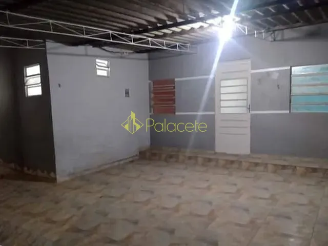 Casa 2 quartos e 1 banheiro, à venda, no bairro Residencial Pasin em Pindamonhangaba