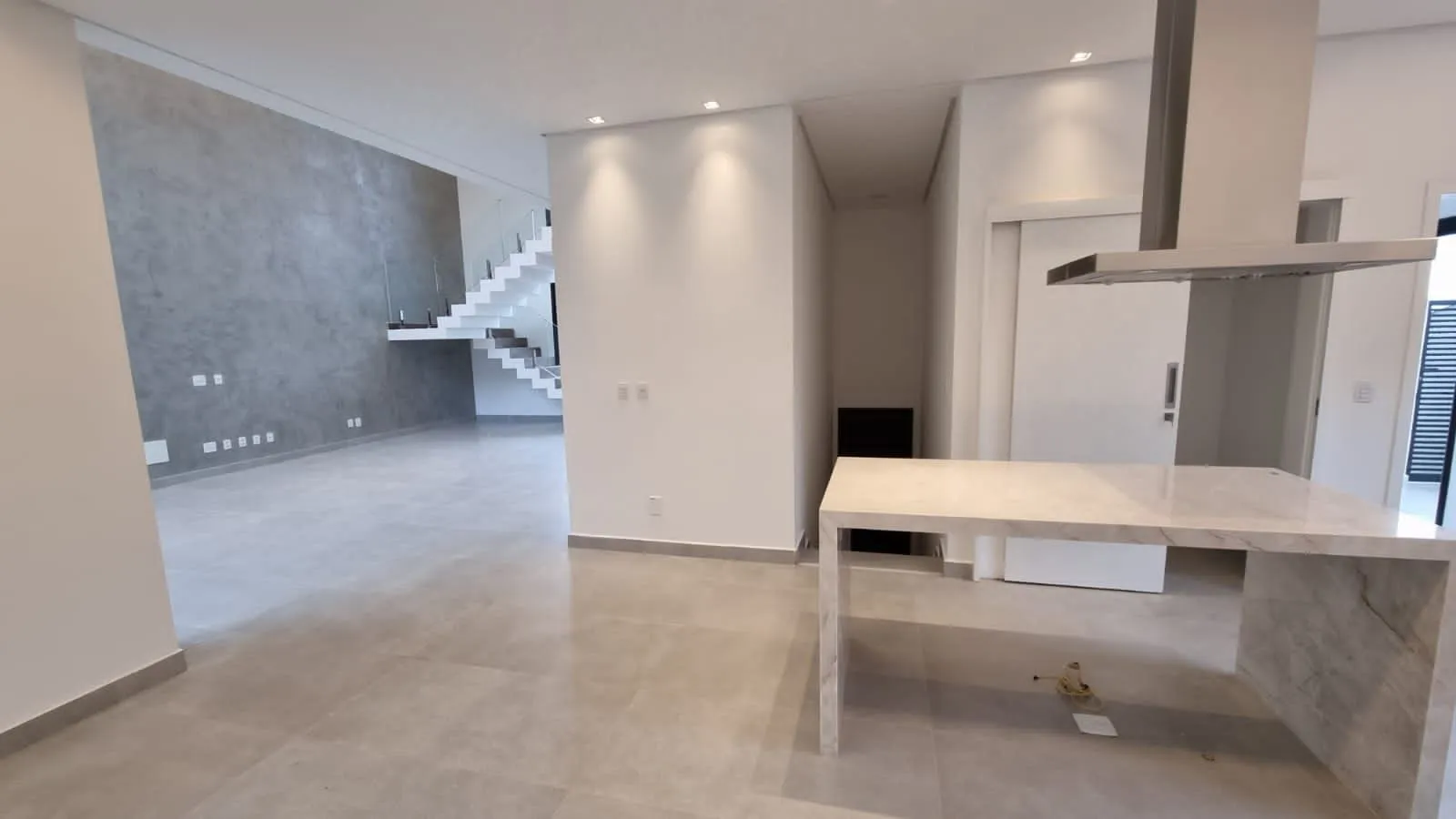 Casa, 4 quartos, 386 m² - Foto 1