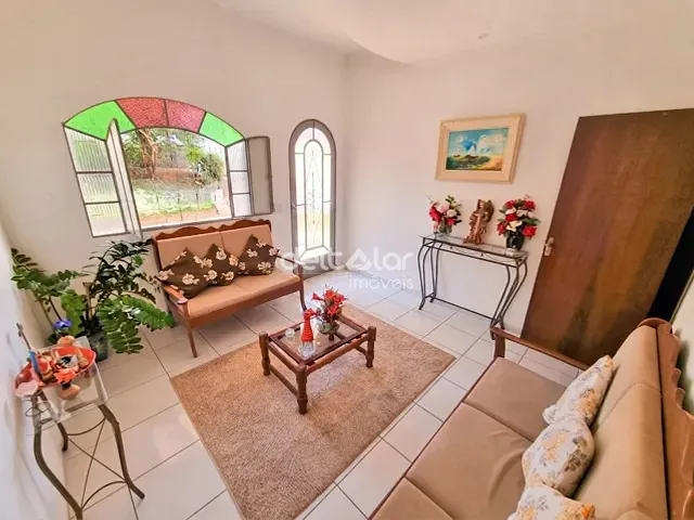 Casa com 365m² 4 quartos e 4 banheiros, à venda, no bairro Santa Mônica em Belo Horizonte