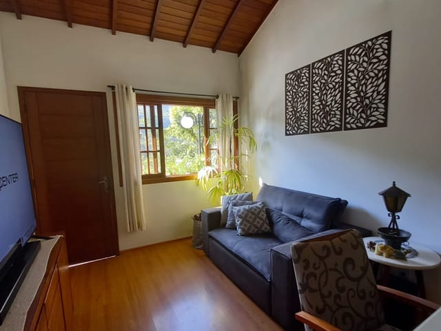 Casa com 130m² 3 quartos e 1 banheiro, à venda, no bairro Independência em Petrópolis