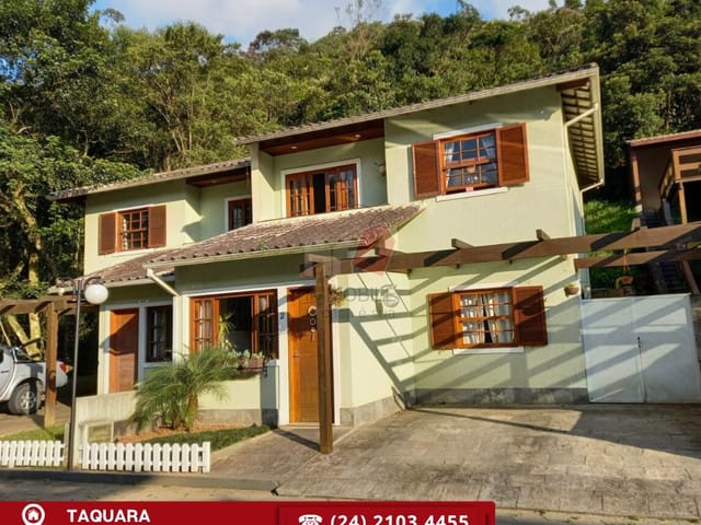 Casa com 130m² 3 quartos e 1 banheiro, à venda, no bairro Independência em Petrópolis