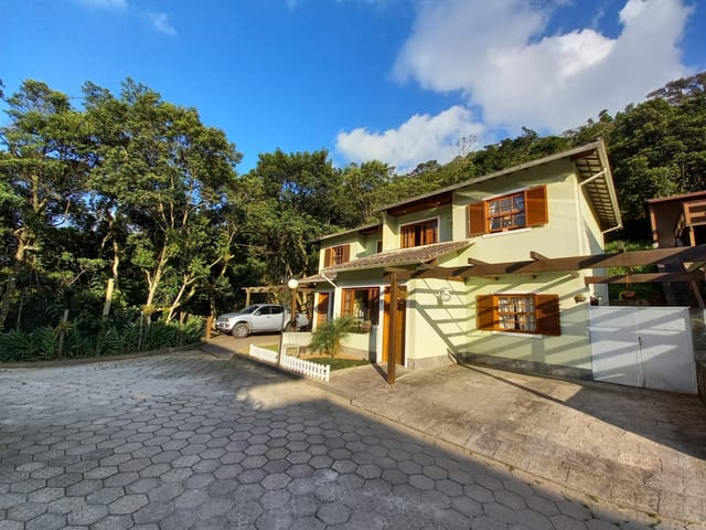 Casa com 130m² 3 quartos e 1 banheiro, à venda, no bairro Independência em Petrópolis