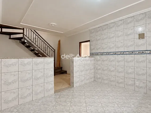 Casa com 360m² 4 quartos e 3 banheiros, para alugar, no bairro Planalto em Belo Horizonte