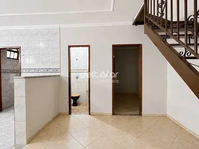 Casa com 360m² 4 quartos e 3 banheiros, para alugar, no bairro Planalto em Belo Horizonte
