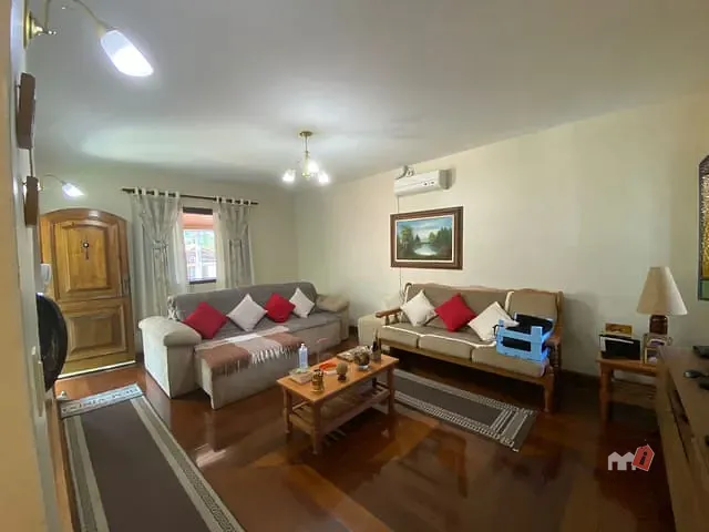 Casa 1 quarto e 1 banheiro, à venda, no bairro Itamarati em Petrópolis