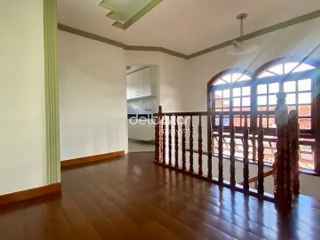 Casa com 112m² 3 quartos e 2 banheiros, para alugar, no bairro Planalto em Belo Horizonte