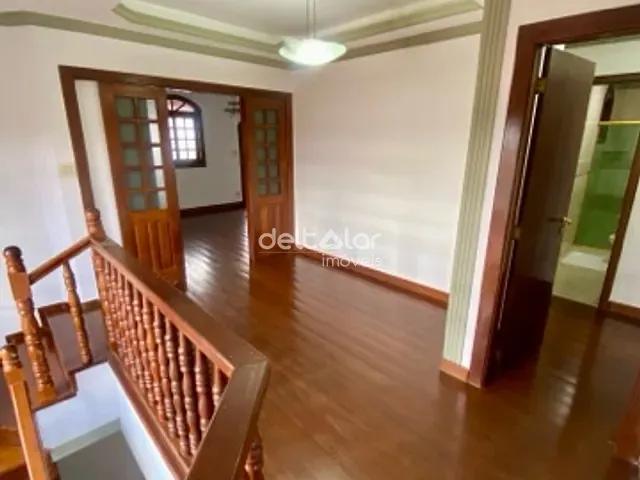Casa com 112m² 3 quartos e 2 banheiros, para alugar, no bairro Planalto em Belo Horizonte