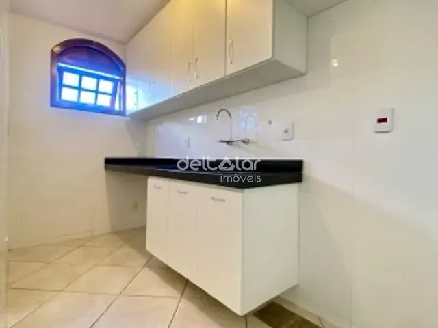 Casa com 112m² 3 quartos e 2 banheiros, para alugar, no bairro Planalto em Belo Horizonte
