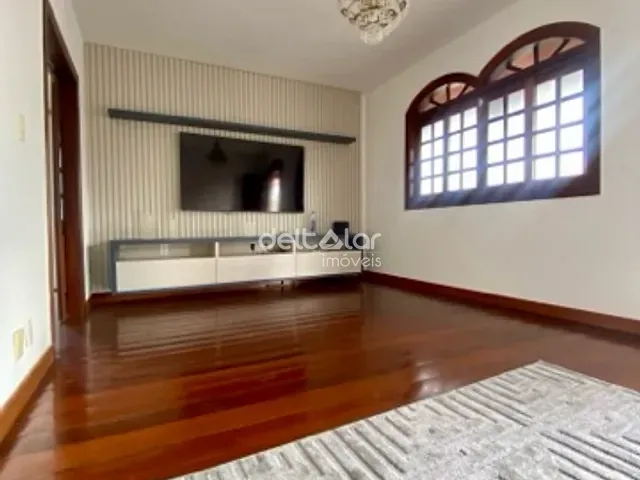 Casa com 112m² 3 quartos e 2 banheiros, para alugar, no bairro Planalto em Belo Horizonte