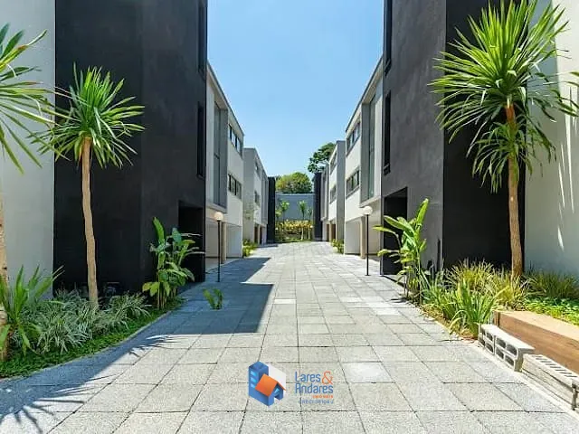 Casa com 686m² 4 quartos e 6 banheiros, à venda, no bairro Jardim Cordeiro em São Paulo