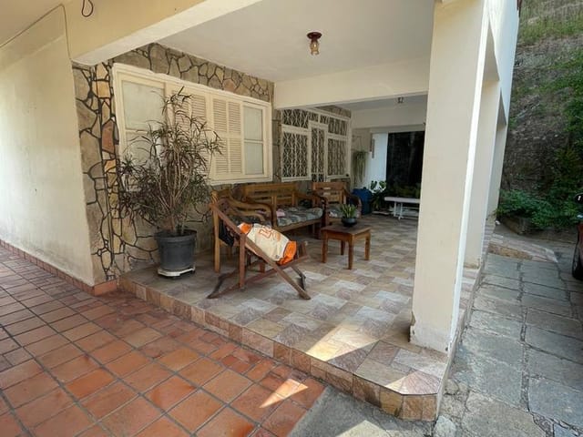 Casa 3 quartos e 1 banheiro, à venda, no bairro Corrêas em Petrópolis