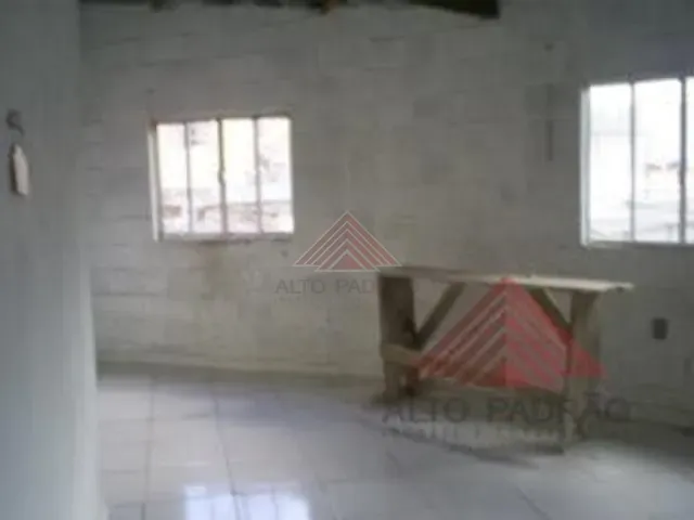 Casa à venda, no bairro Jardim Pilar em Mauá