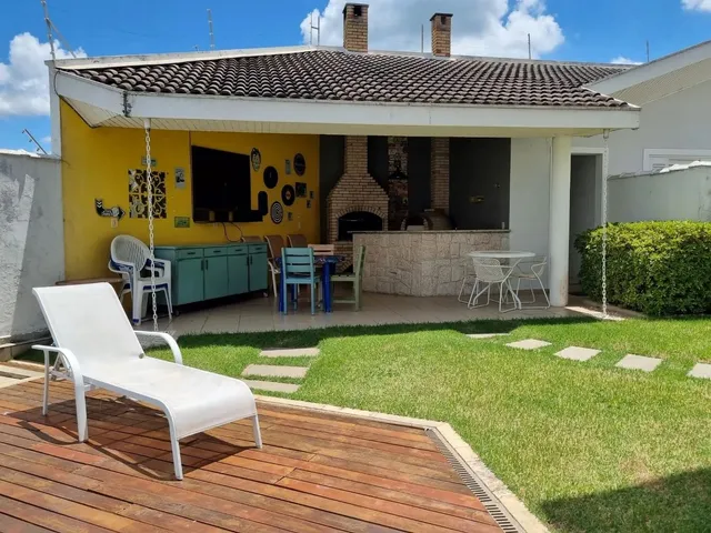 Casa com 658m² 4 quartos e 4 banheiros, à venda ou para alugar, no bairro Urbanova em São José Dos Campos