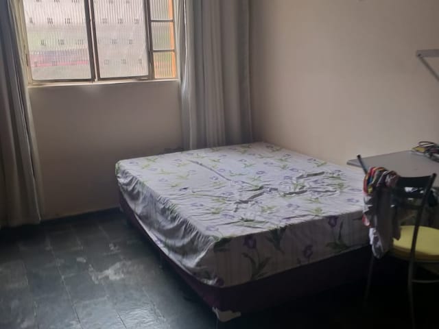 Casa com 360m² 4 quartos e 1 banheiro, à venda, no bairro Califórnia em Belo Horizonte