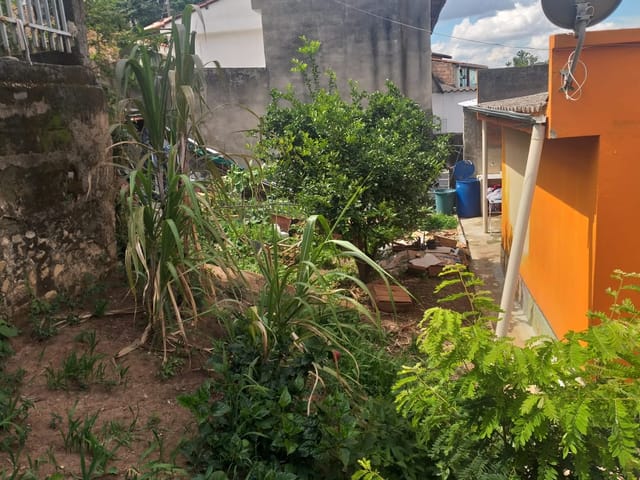 Casa com 360m² 4 quartos e 1 banheiro, à venda, no bairro Califórnia em Belo Horizonte