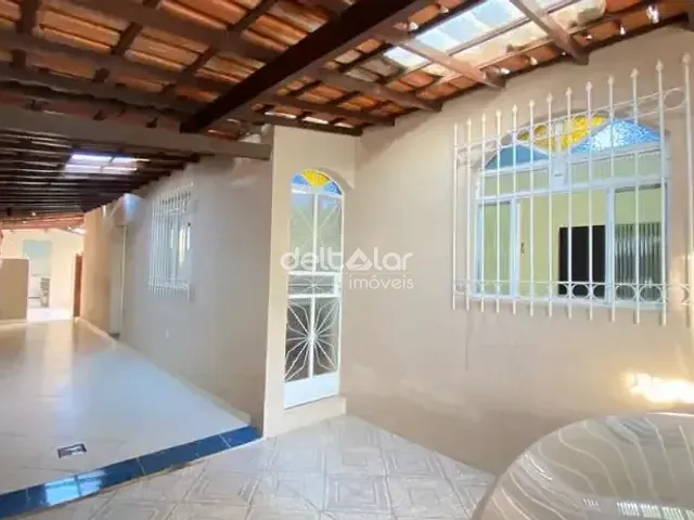 Casa com 360m² 3 quartos e 2 banheiros, à venda, no bairro Piratininga (Venda Nova) em Belo Horizonte