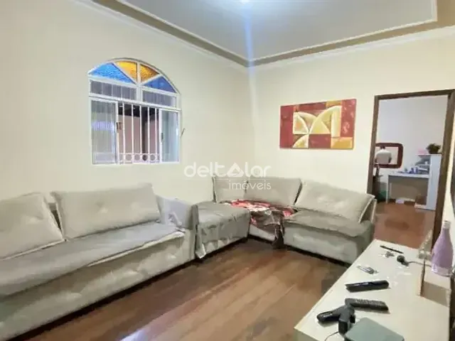 Casa com 360m² 3 quartos e 2 banheiros, à venda, no bairro Piratininga (Venda Nova) em Belo Horizonte