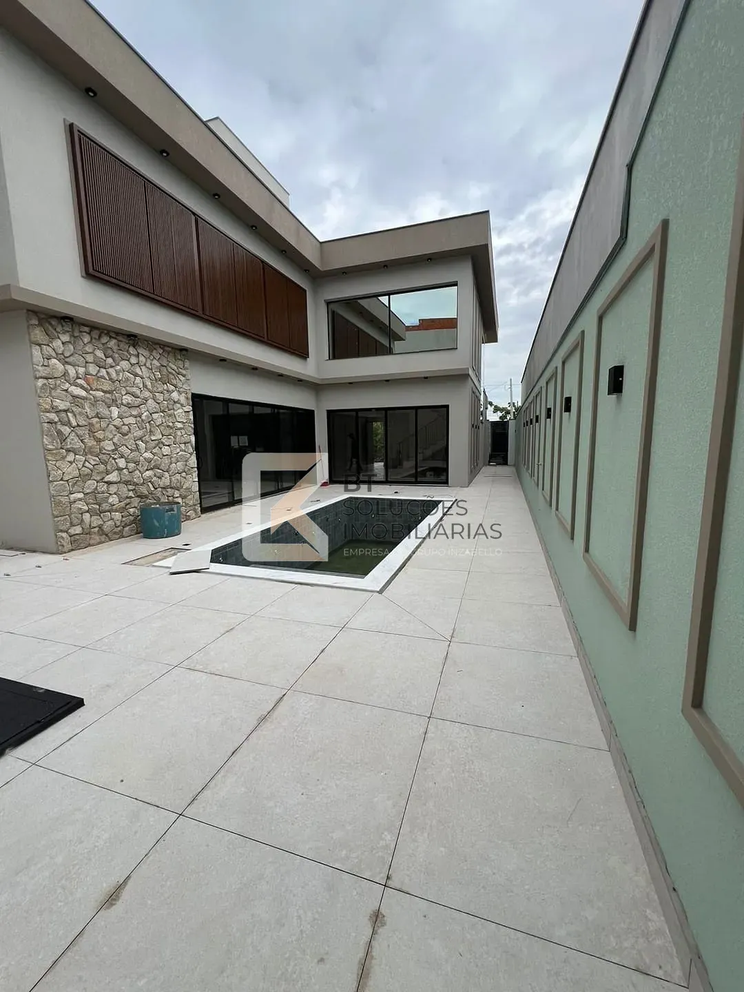 Casa, 4 quartos, 310 m² - Foto 1