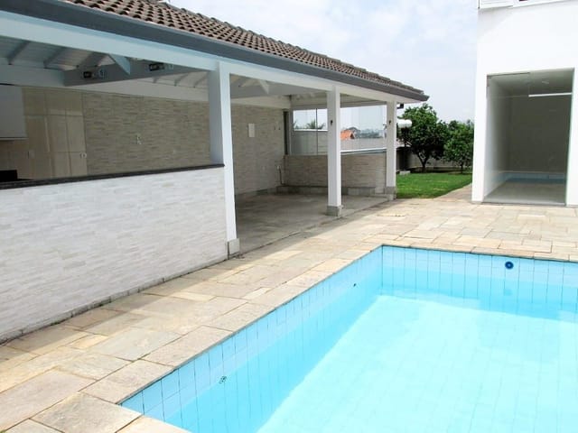 Casa com 850m² 5 quartos e 8 banheiros, à venda, no bairro Alphaville em Santana de Parnaíba