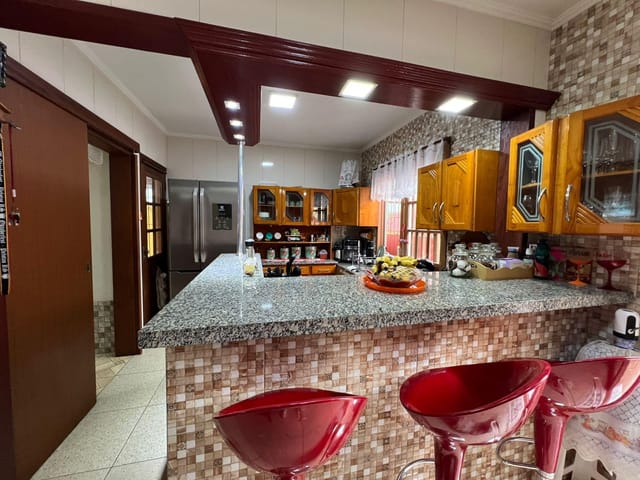 Casa 2 quartos e 2 banheiros, à venda, no bairro Três Vendas em Pelotas