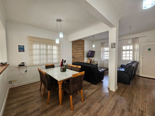 Casa com 325m² 4 quartos e 4 banheiros, à venda, no bairro Urbanova em São José dos Campos