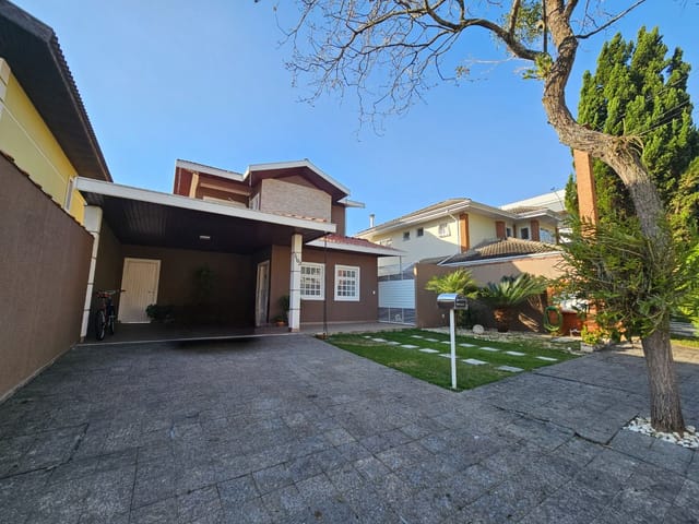 Casa com 325m² 4 quartos e 4 banheiros, à venda, no bairro Urbanova em São José dos Campos