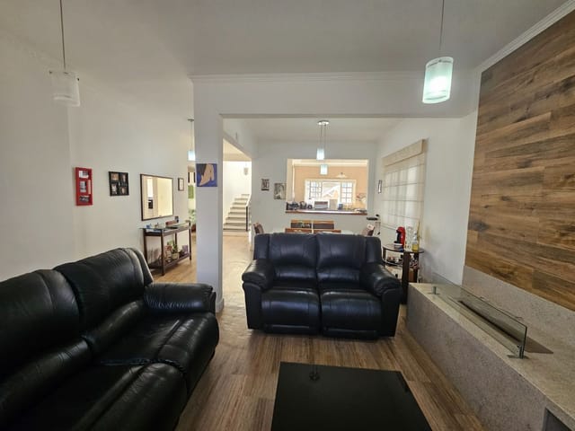 Casa com 325m² 4 quartos e 4 banheiros, à venda, no bairro Urbanova em São José dos Campos