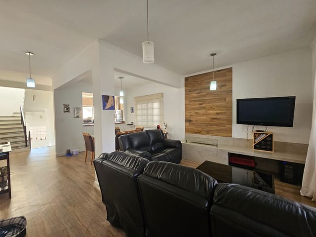 Casa com 325m² 4 quartos e 4 banheiros, à venda, no bairro Urbanova em São José dos Campos
