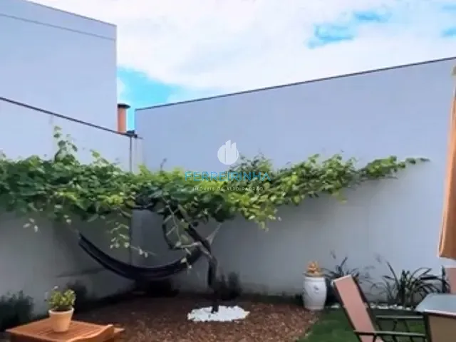 Casa com 325m² 4 quartos e 5 banheiros, à venda, no bairro Urbanova em São José dos Campos
