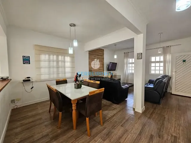 Casa com 325m² 4 quartos e 4 banheiros, à venda, no bairro Urbanova em São José dos Campos