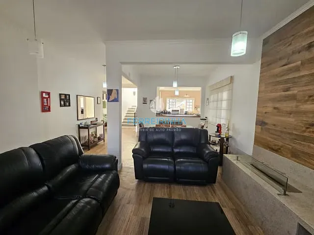 Casa com 325m² 4 quartos e 4 banheiros, à venda, no bairro Urbanova em São José dos Campos