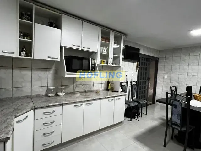 Casa com 200m², à venda, no bairro Conjunto Habitacional Arco-Íris (Cecap) em Rio Claro