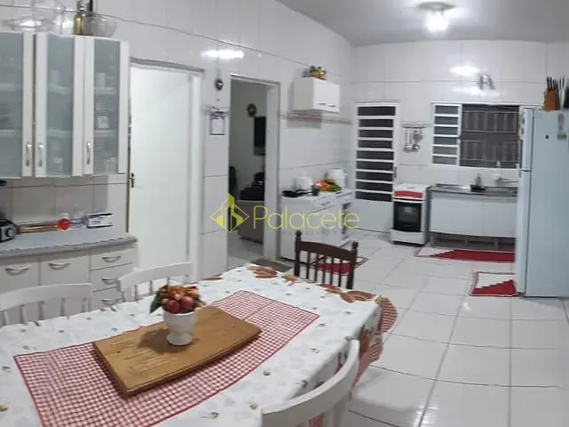 Casa com 200m², à venda, no bairro Parque das Palmeiras em Pindamonhangaba