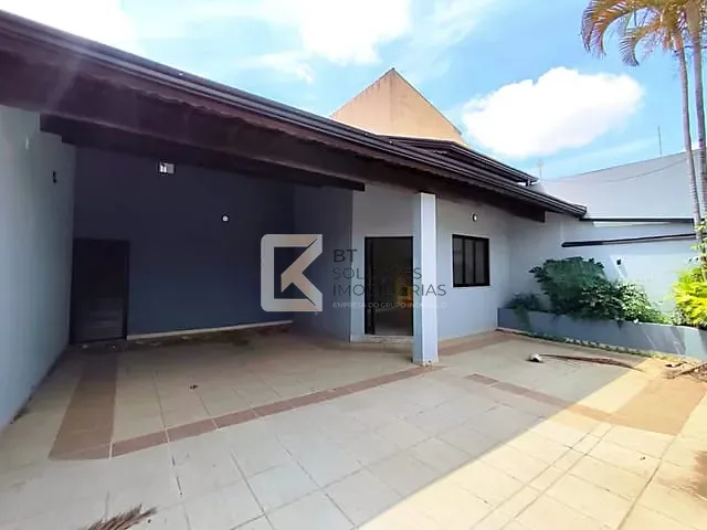 Casa com 250m² 3 quartos e 3 banheiros, à venda ou para alugar, no bairro Jardim Regina em Indaiatuba