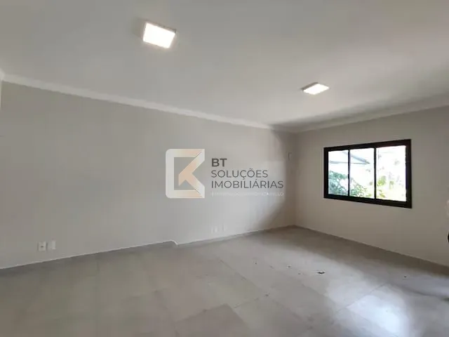 Casa com 250m² 3 quartos e 3 banheiros, à venda ou para alugar, no bairro Jardim Regina em Indaiatuba