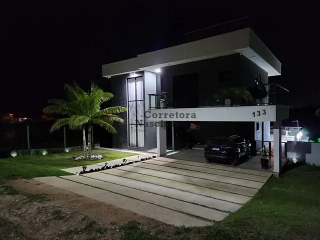 Casa com 1428m² 3 quartos e 5 banheiros, à venda ou para alugar, no bairro Parque Imperial em Jacareí