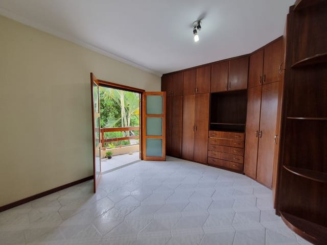Casa com 274m² 3 quartos e 3 banheiros, à venda ou para alugar, no bairro Urbanova em São José dos Campos