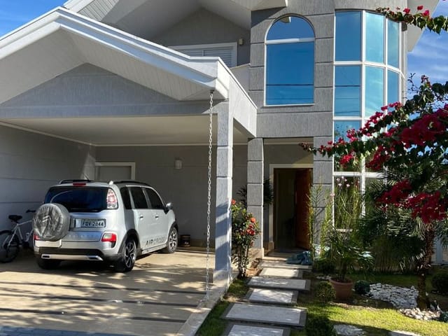Casa com 250m² 3 quartos e 3 banheiros, à venda, no bairro Urbanova em São José dos Campos