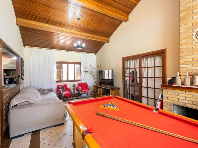 Casa 4 quartos e 4 banheiros, à venda, no bairro Laranjal em Pelotas