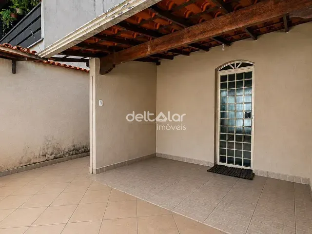 Casa com 55m² 1 quarto e 1 banheiro, para alugar, no bairro Etelvina Carneiro em Belo Horizonte