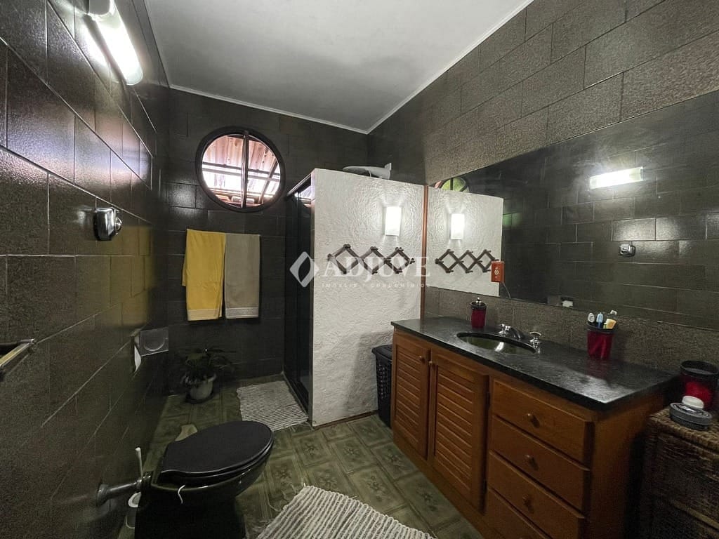 Casa à venda com 2 quartos, 190m² - Foto 11