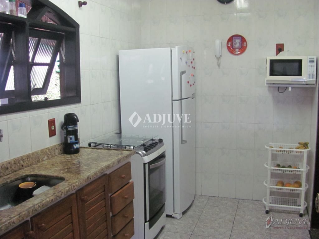 Casa à venda com 2 quartos, 190m² - Foto 9
