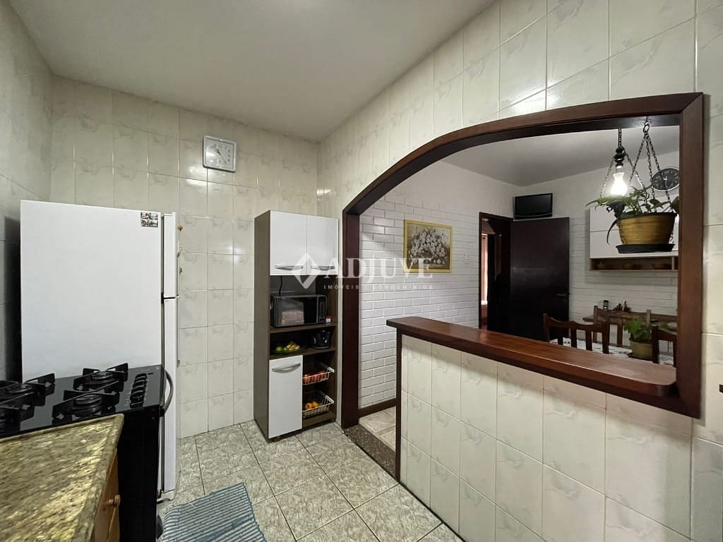 Casa à venda com 2 quartos, 190m² - Foto 10