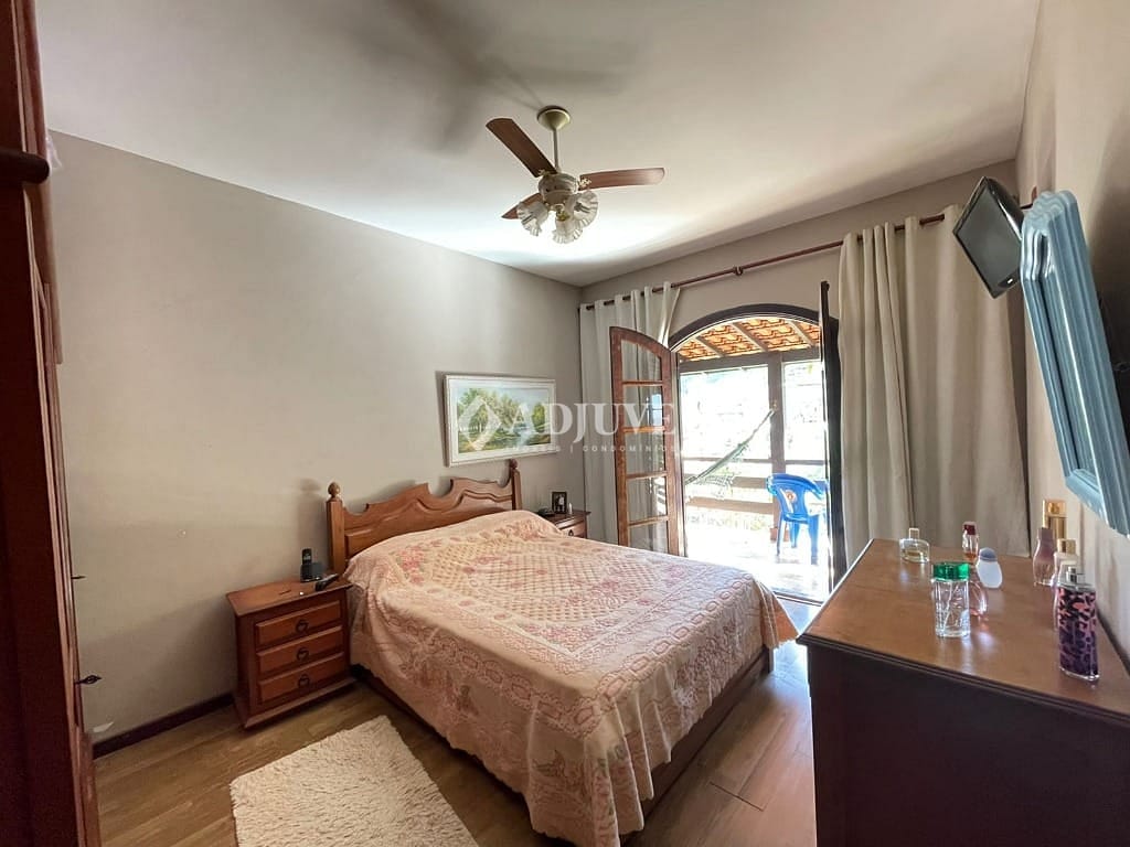 Casa à venda com 2 quartos, 190m² - Foto 13