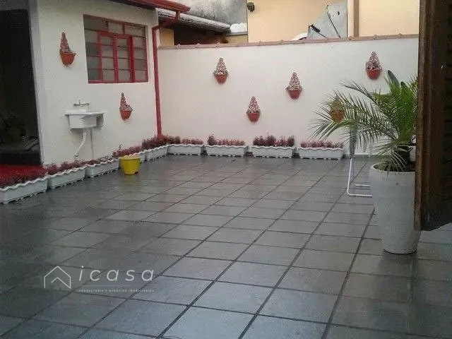Casa com 300m² 3 quartos e 3 banheiros, à venda, no bairro Jardim Primavera em Caçapava