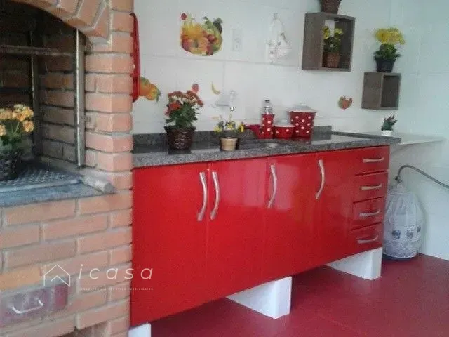 Casa com 300m² 3 quartos e 3 banheiros, à venda, no bairro Jardim Primavera em Caçapava