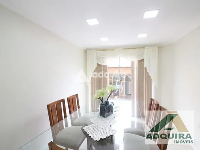 Sobrado com 150m² 4 quartos e 4 banheiros, à venda, no bairro Uvaranas em Ponta Grossa