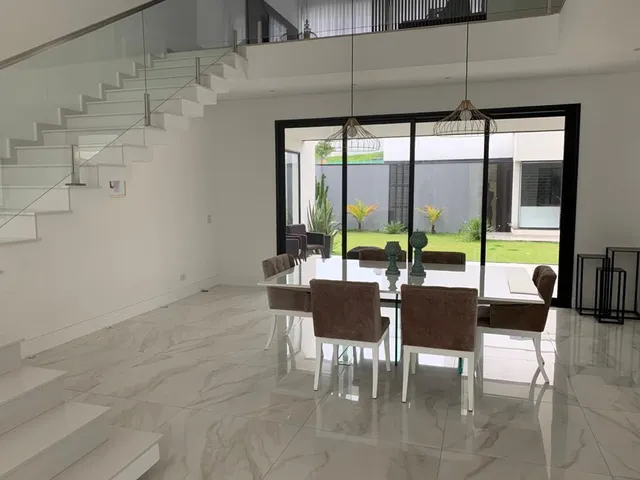 Casa com 450m² 3 quartos e 3 banheiros, à venda ou para alugar, no bairro Condomínio Residencial Alphaville em São José Dos Campos